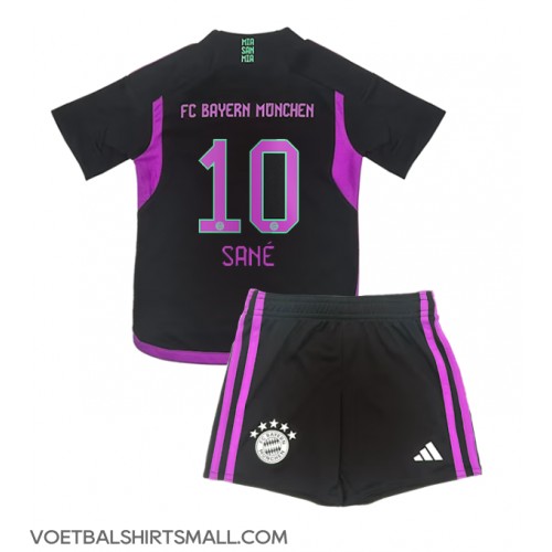 Bayern Munich Leroy Sane #10 Babykleding Uitshirt Kinderen 2023-24 Korte Mouwen (+ korte broeken)